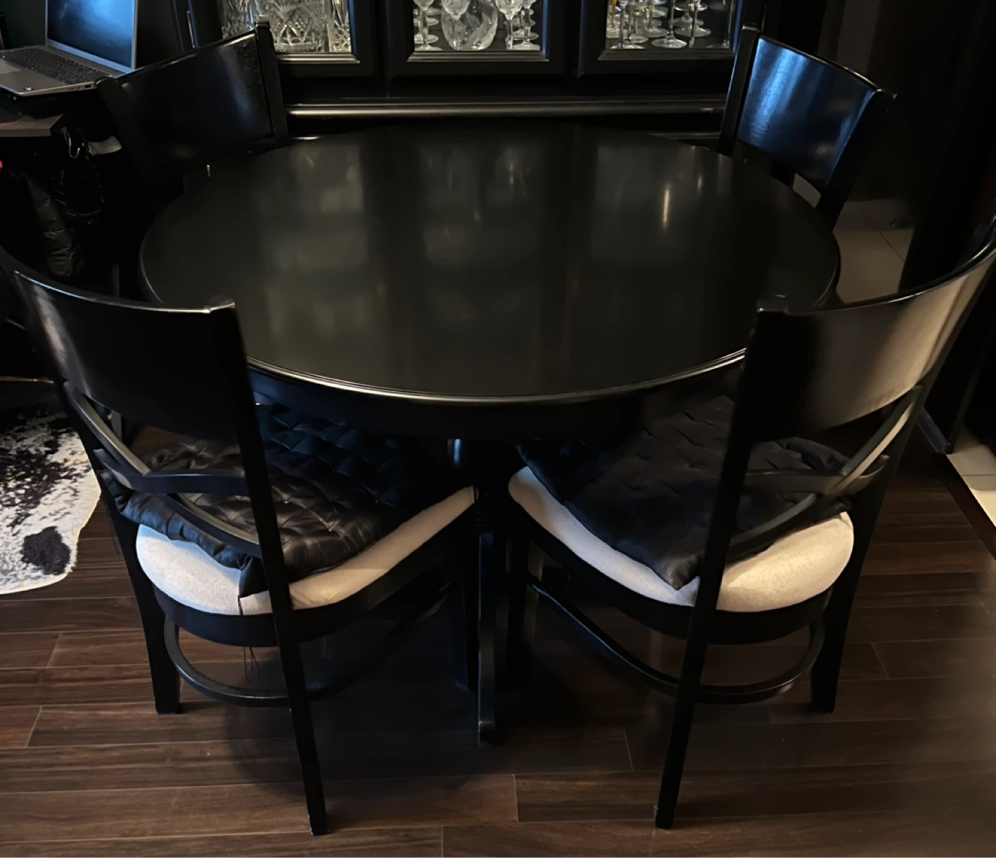 Black Hard Wood Round Dining Table with 4 Chairs