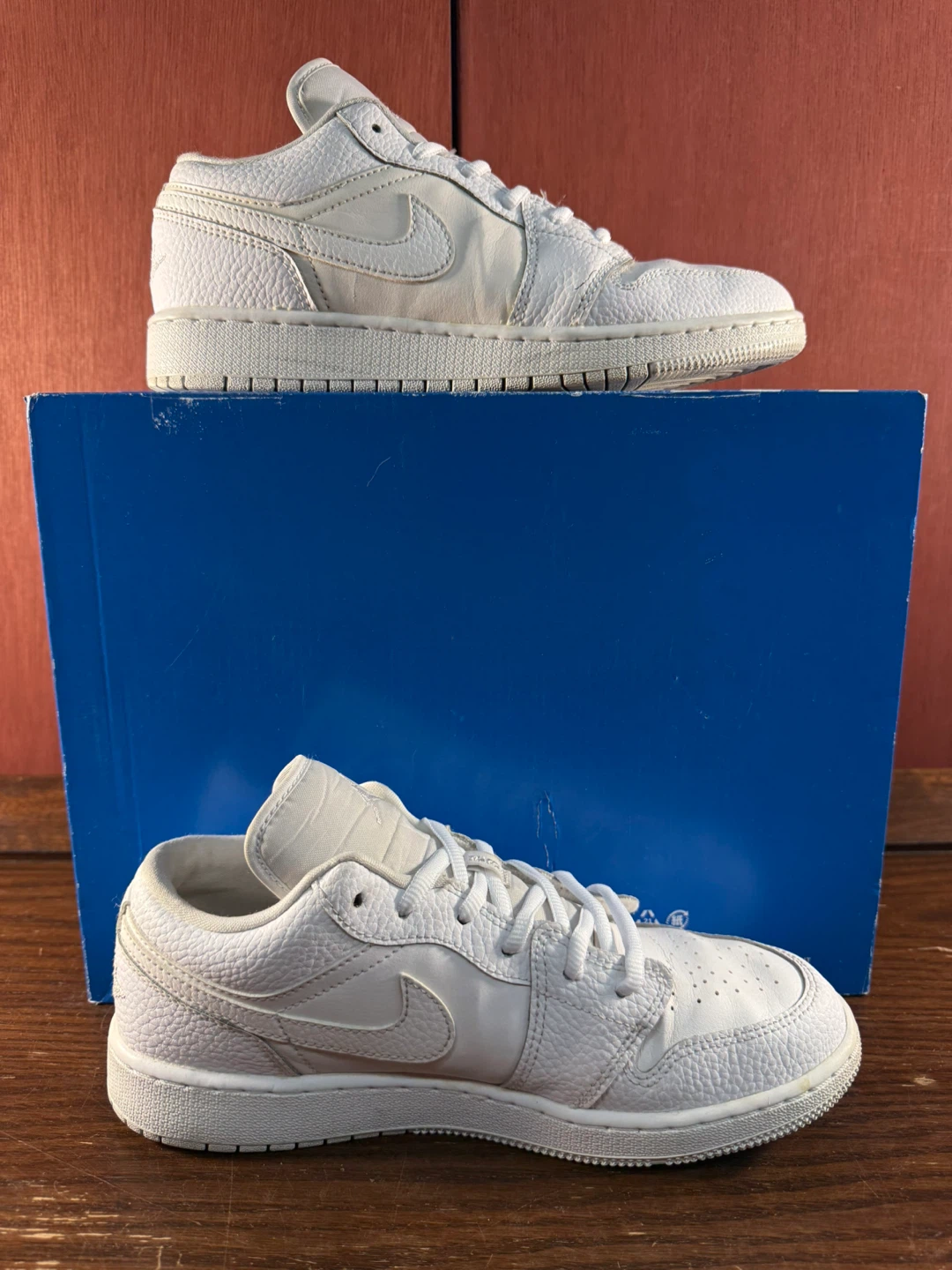 Nike Air Jordan1 Low GS Shoes Youth Size 7Y/Women’s Size US 8,5 - photo 2