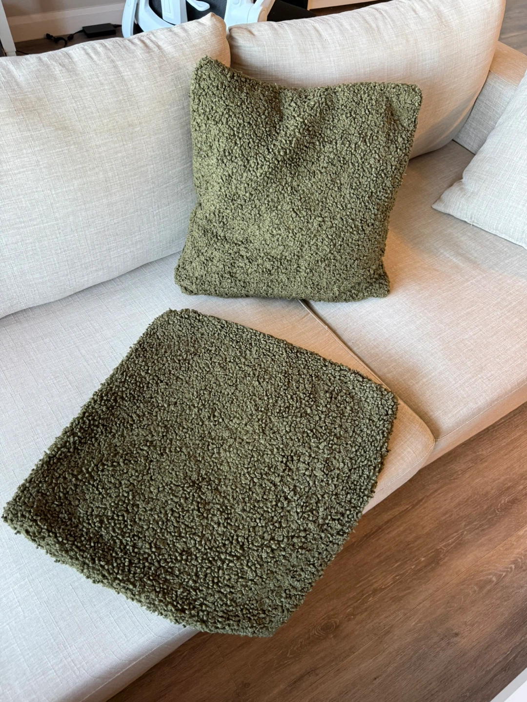 Set of throw pillowcases