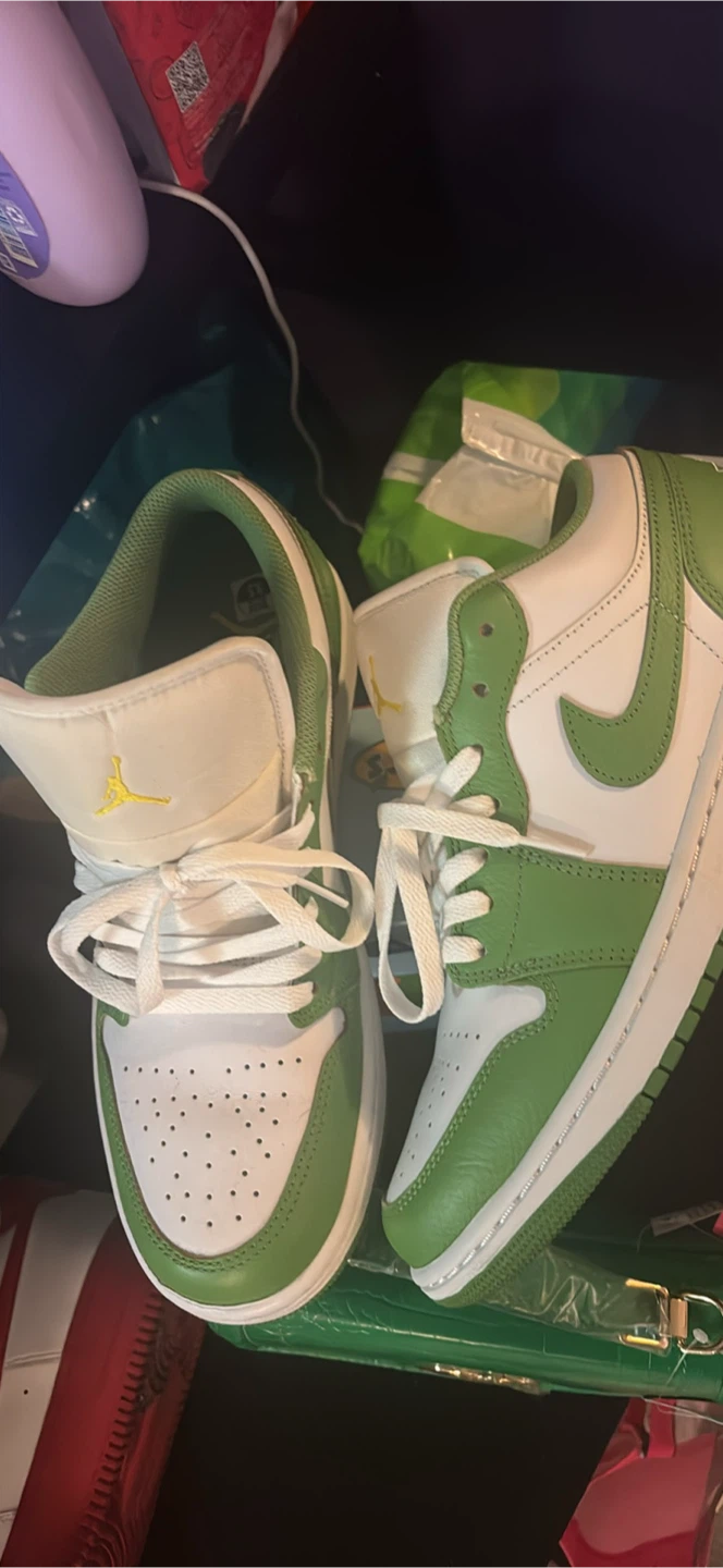 Air Jordan 1 Mid SE White Green - photo 2