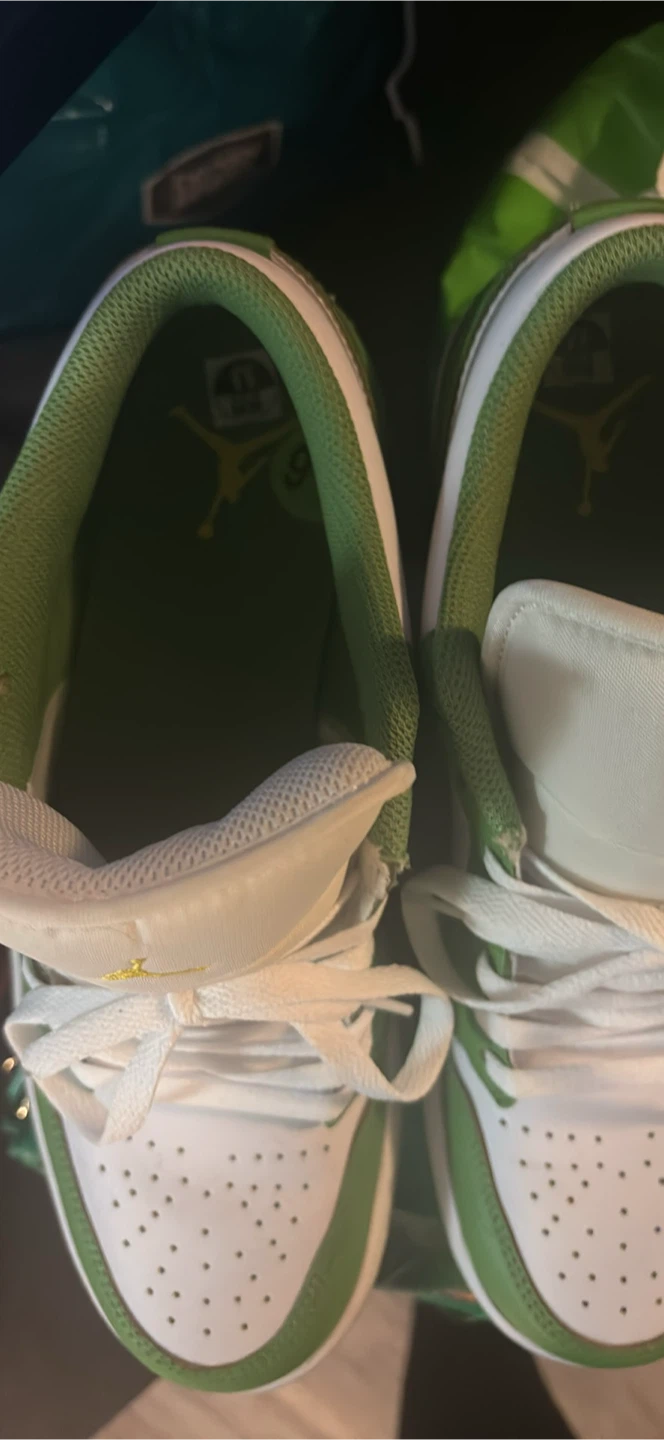 Air Jordan 1 Mid SE White Green - photo 4