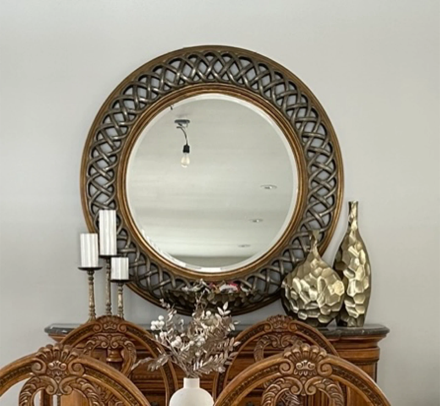 Round Decorative Wall Mirror with Gold Frame