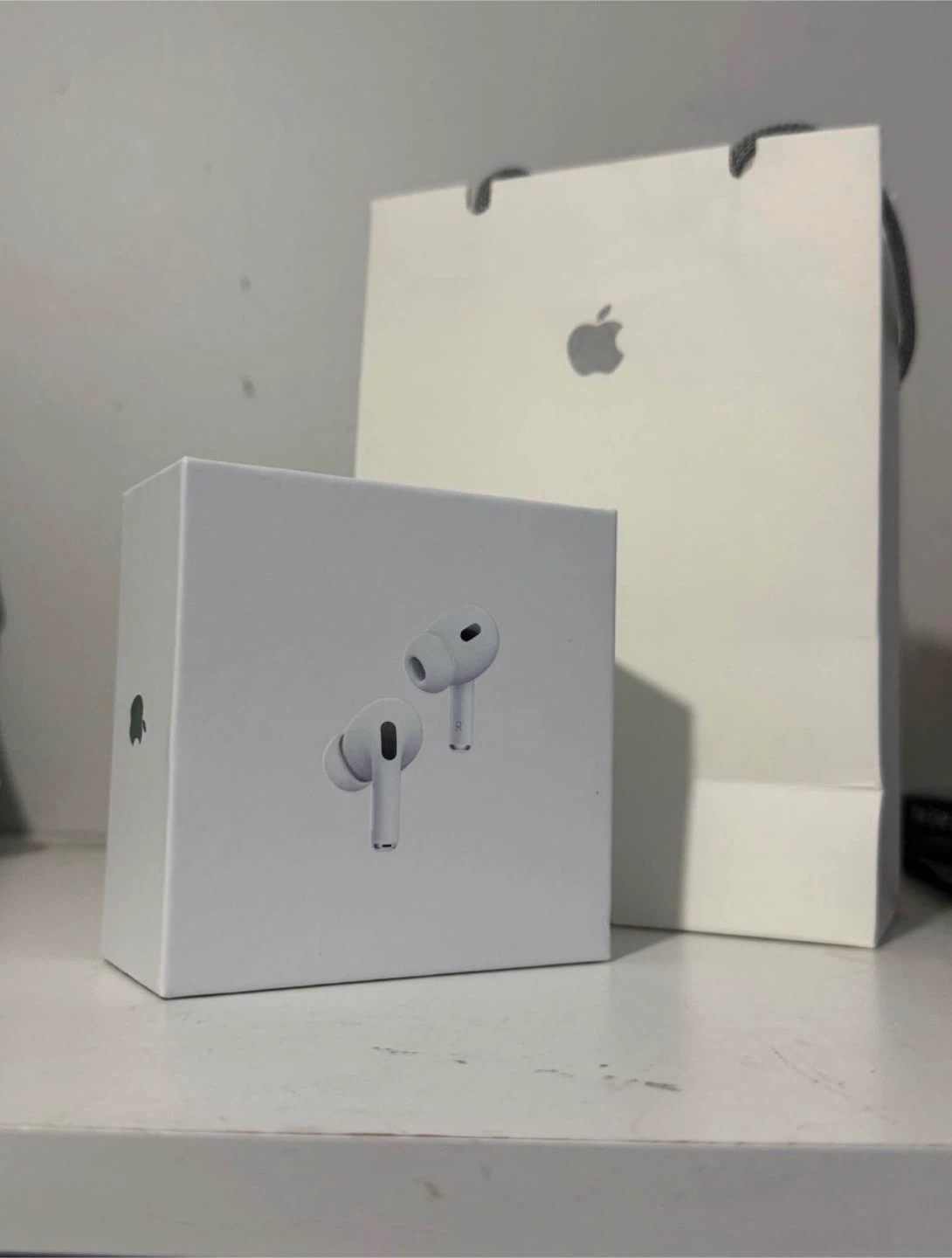 Apple AirPods Pro (2nd generation) with MagSafe Charging Case - photo 4