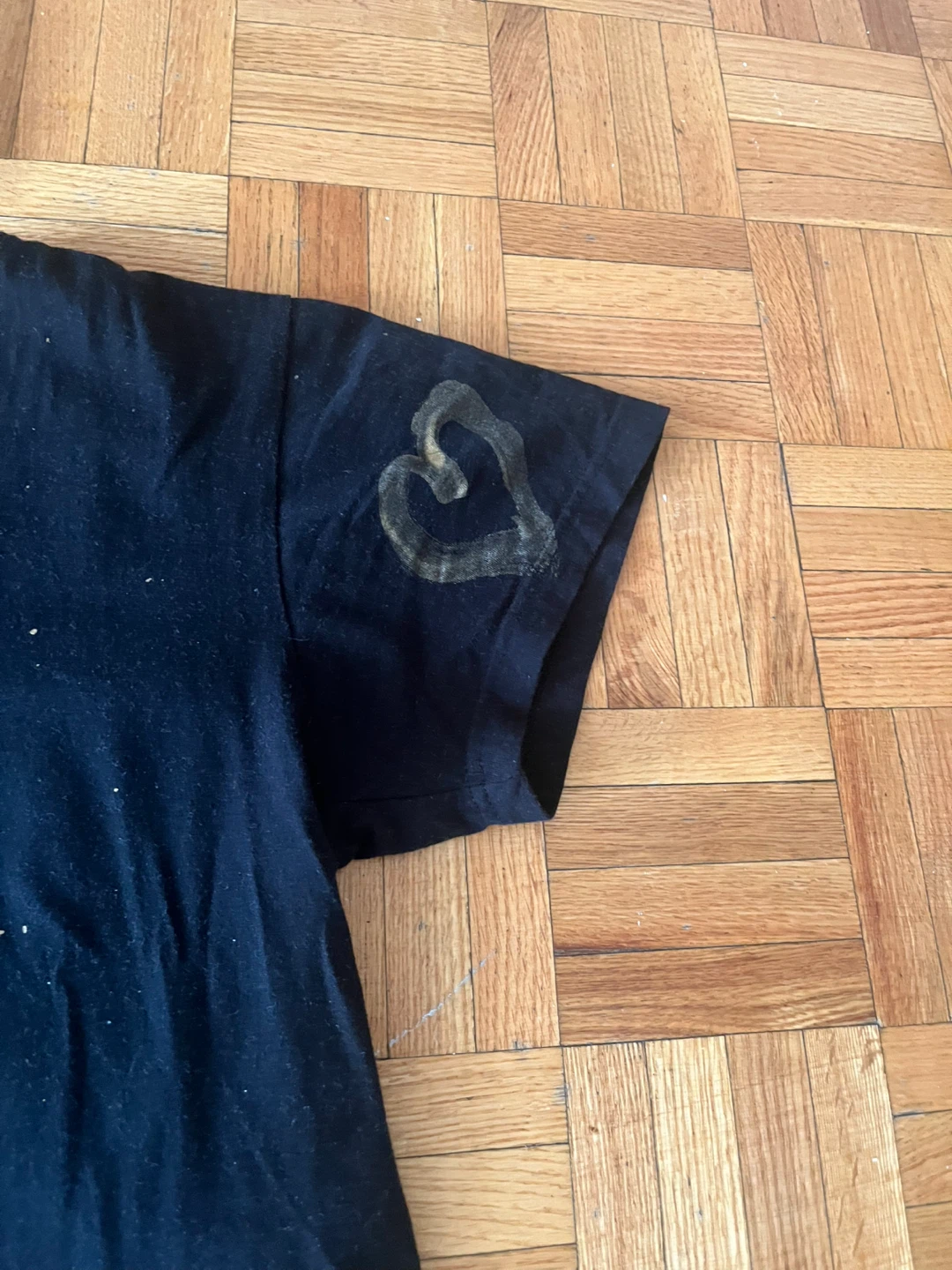 Black T-Shirt "Less Is More" custom design gold paint - photo 4