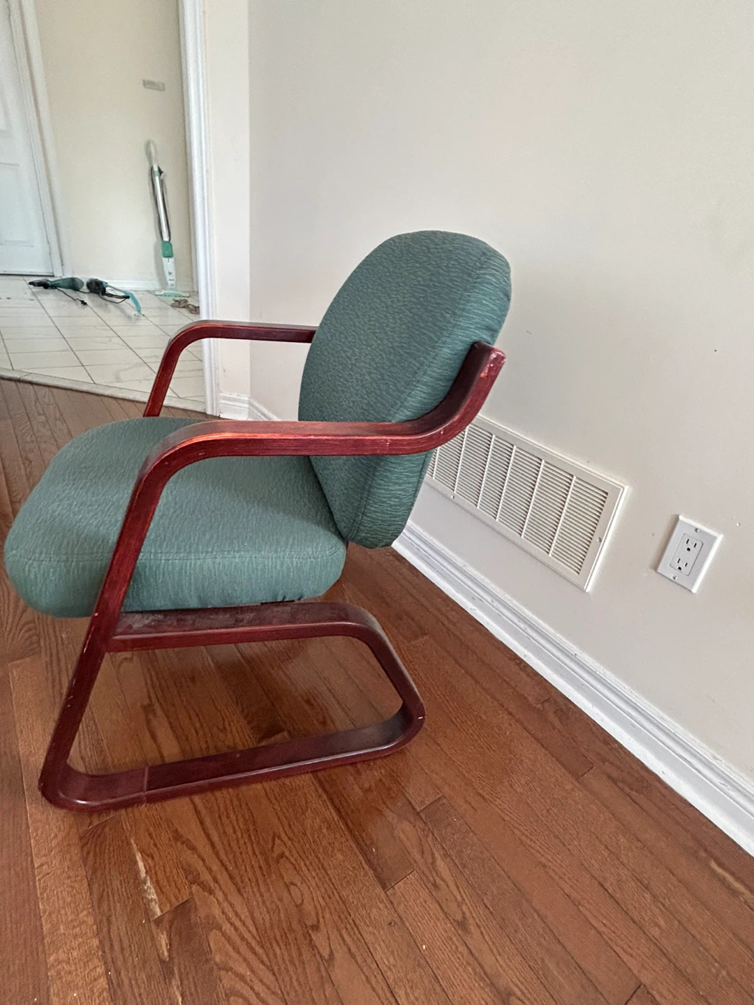 Office Chair - photo 2