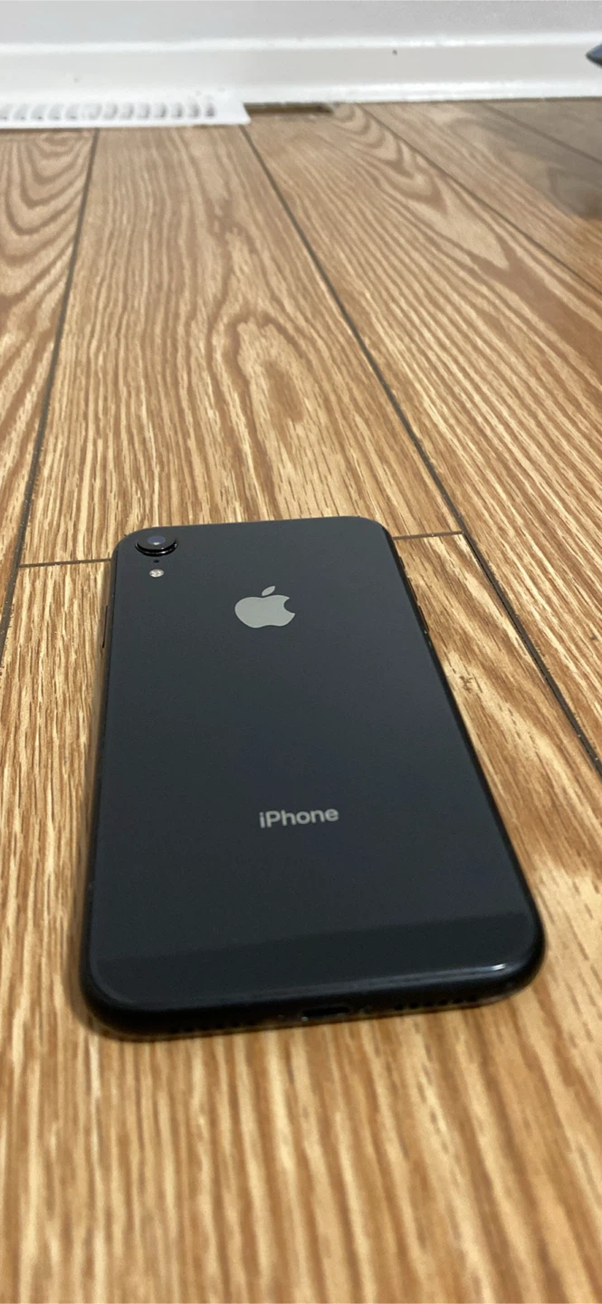 Apple iPhone XR - photo 2