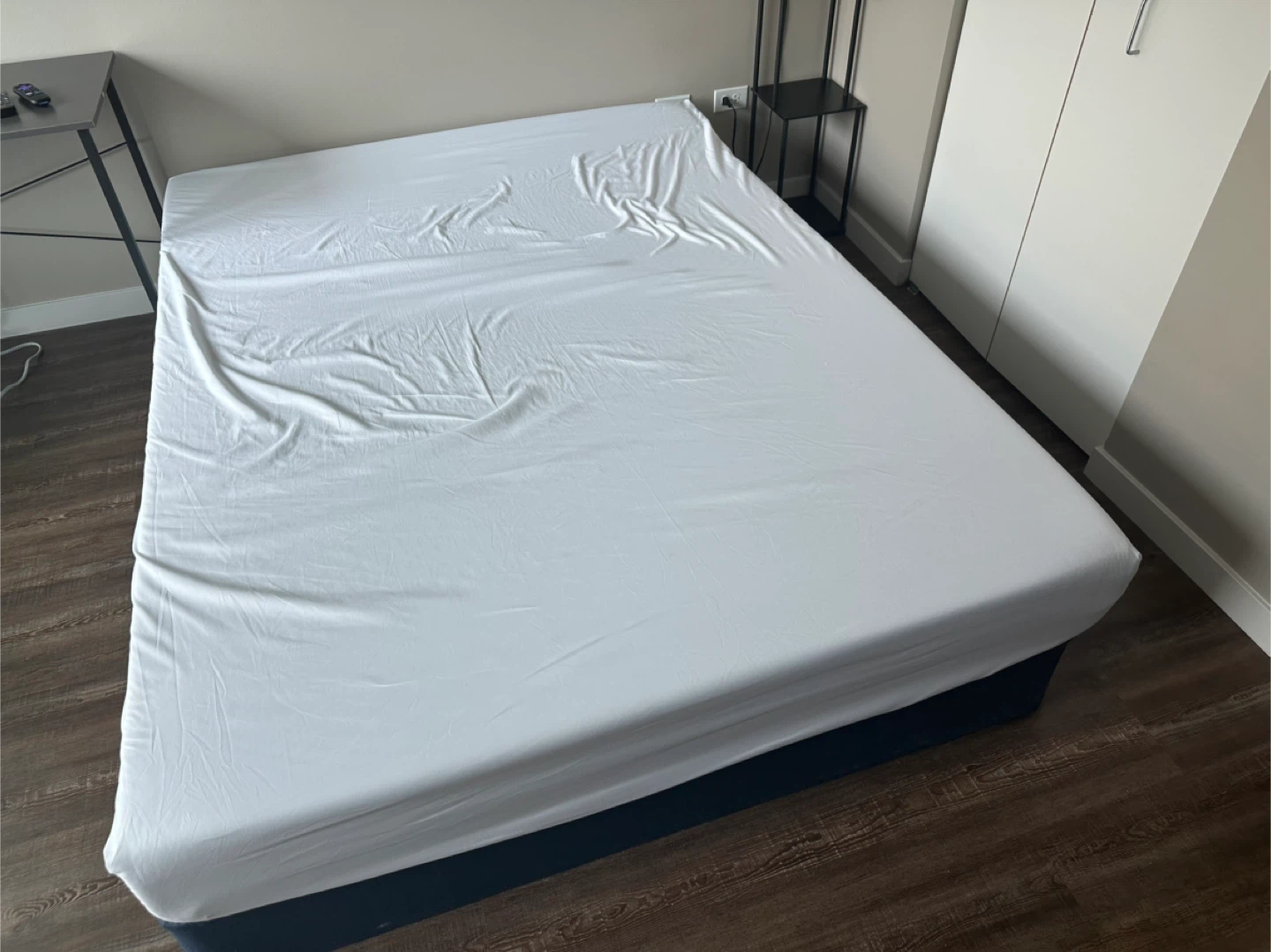 Queen Size Mattress and Platform Bed Frame - photo 3