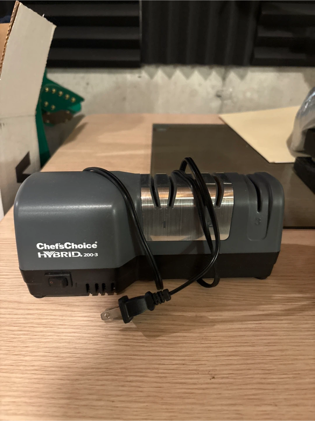 Chef'sChoice HYBRID 200-3 Knife Sharpener
