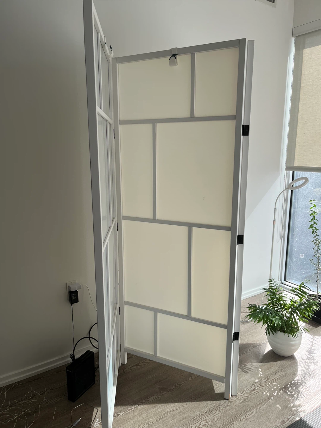 White Room Divider Screen - photo 2