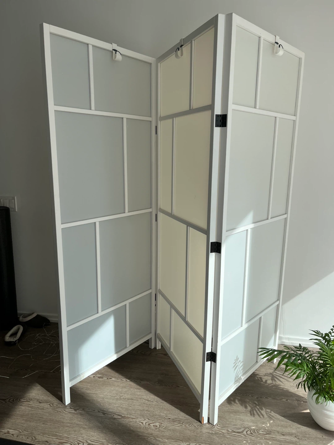 White Room Divider Screen - photo 3