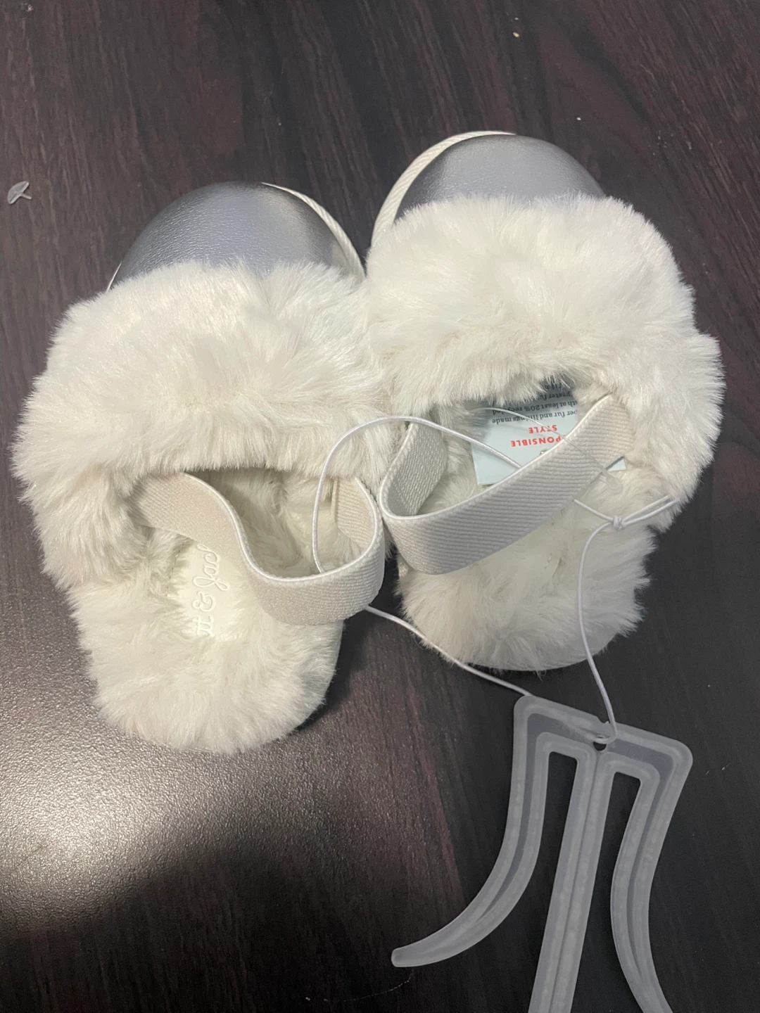 Cat & Jack Silver Faux Fur Slippers - Toddler Size 7/8 - photo 2