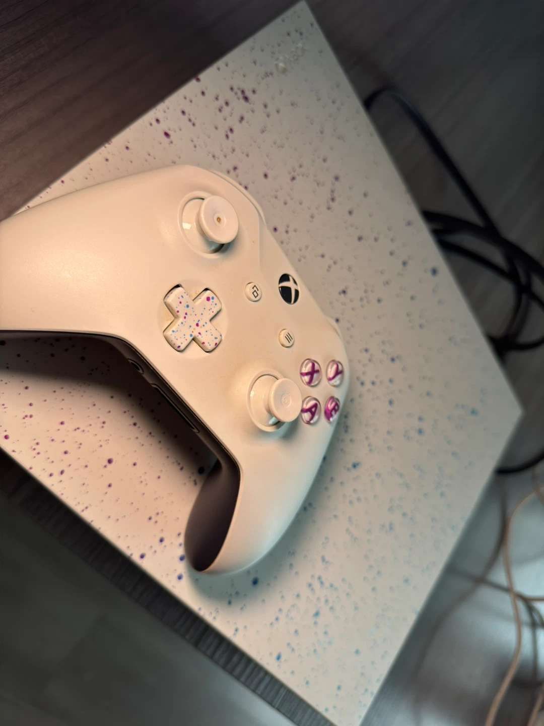 1TB Xbox One X Hyperspace with 2 Controllers - photo 2