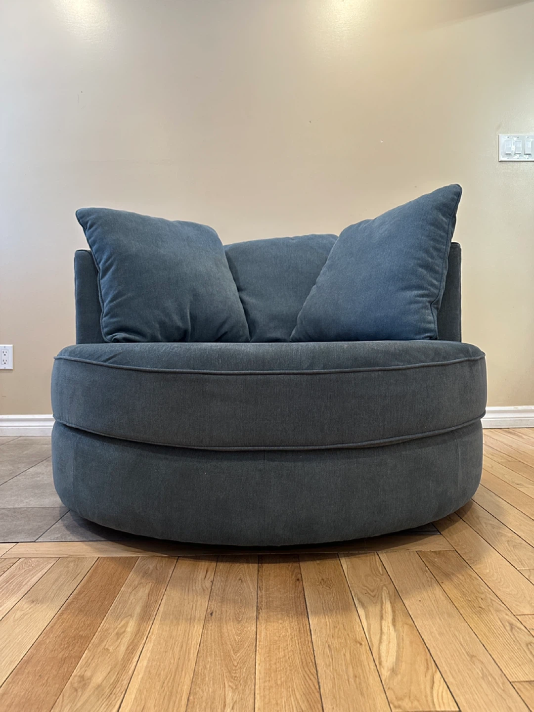 Palliser Sutton Swivel Lounge  Chair (CAN DELIVER) - photo 3