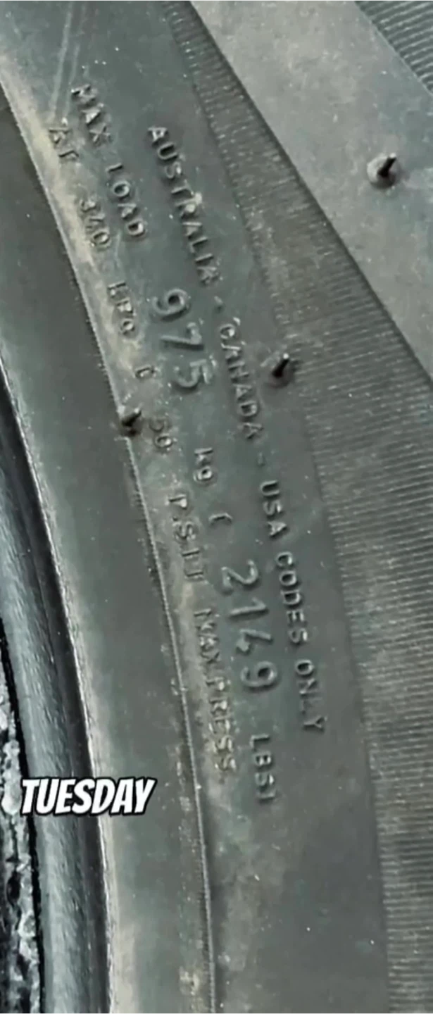 Pirelli Scorpion Tire 235 60R18 - Winter Ready - photo 4