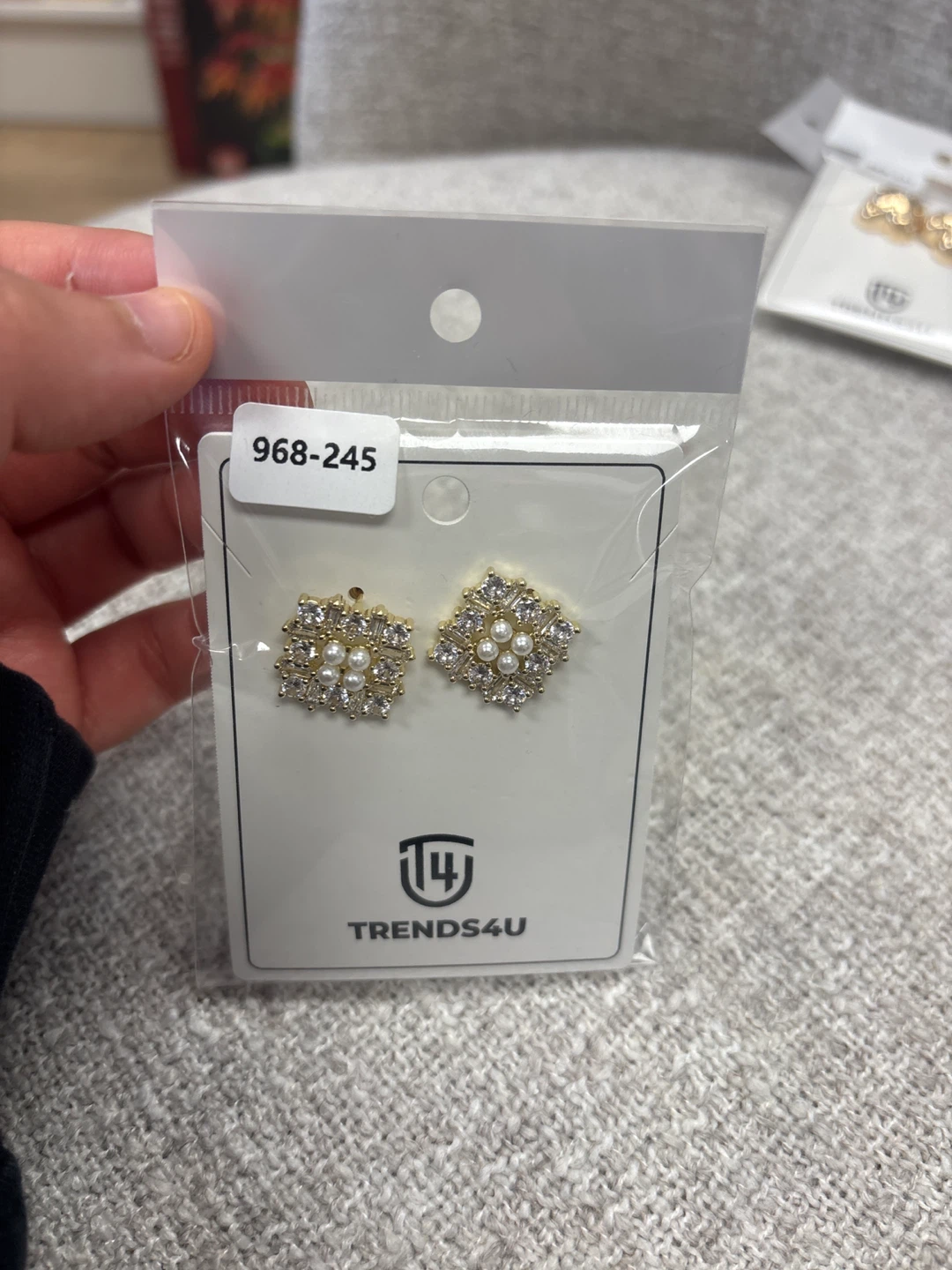 TRENDS4U Snowflake Earrings with Pearls and Crystals
