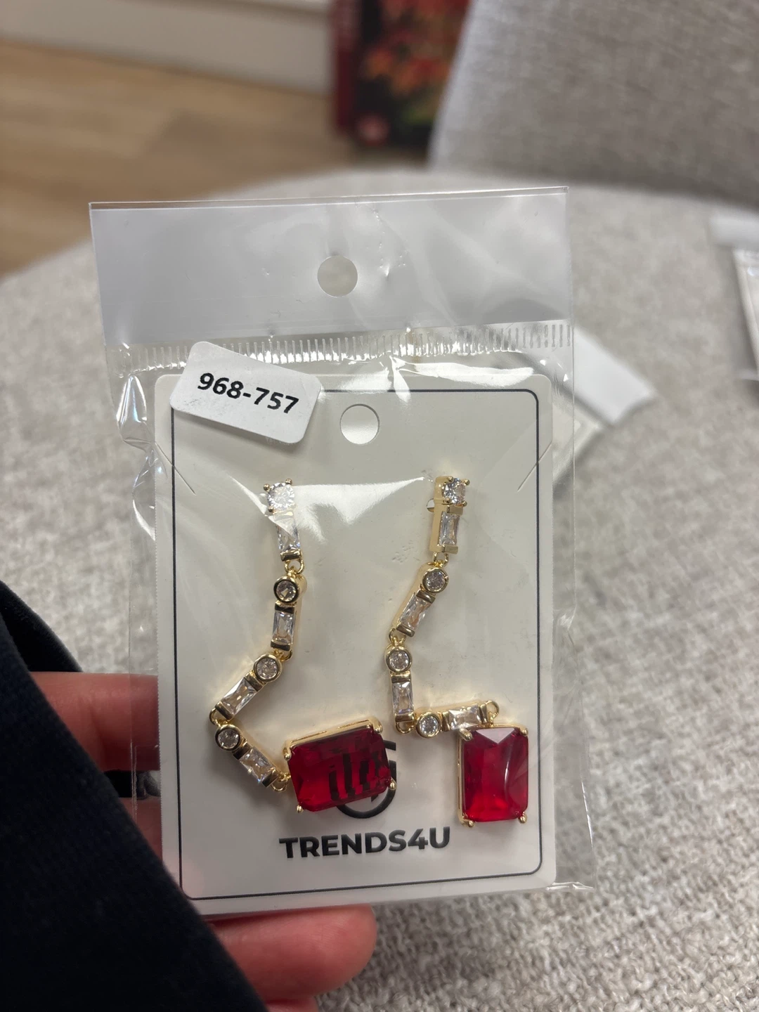 TRENDS4U Red Stone Earrings