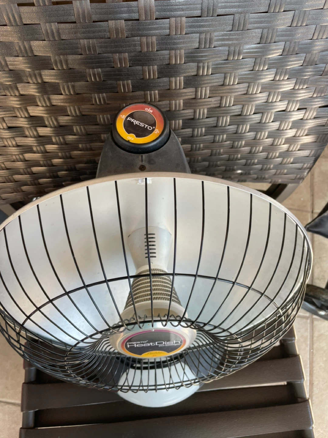 Presto HeatDish Plus Footlight Heater - photo 3