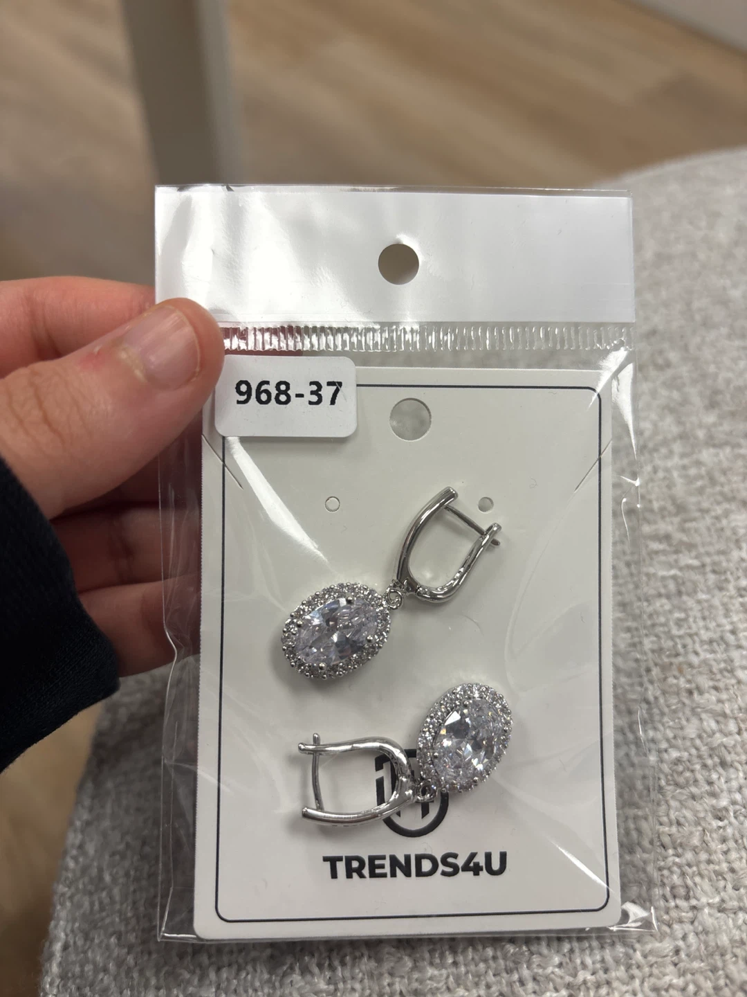 TRENDS4U Oval Cut Rhinestone Dangle Earrings