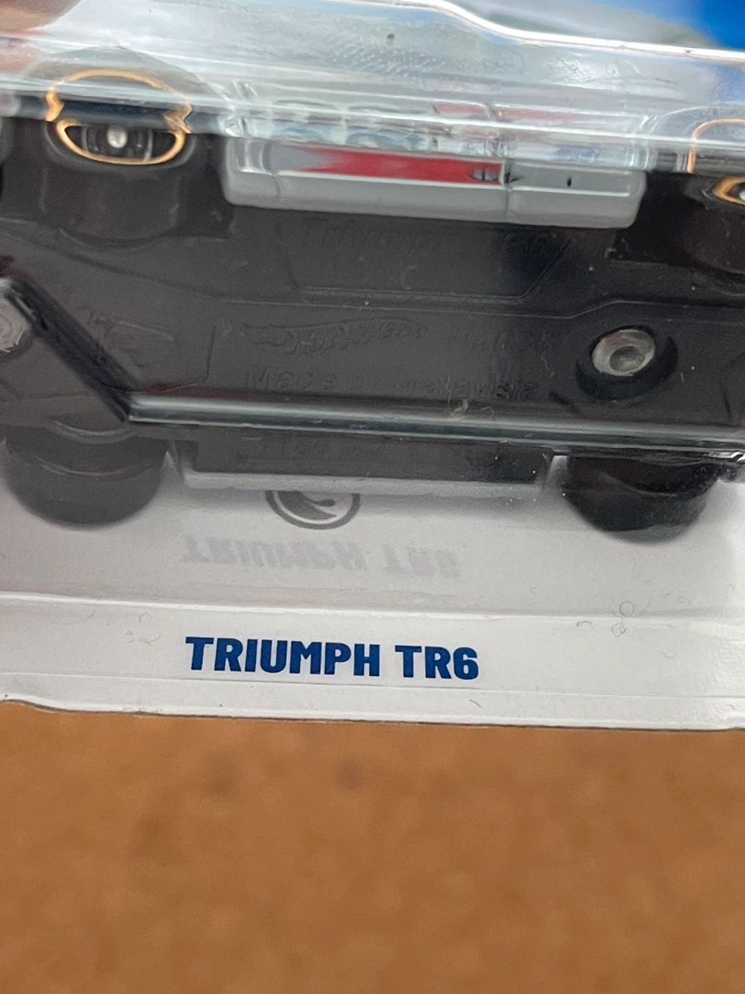 Hot Wheels Triumph TR6 Diecast Car - photo 2