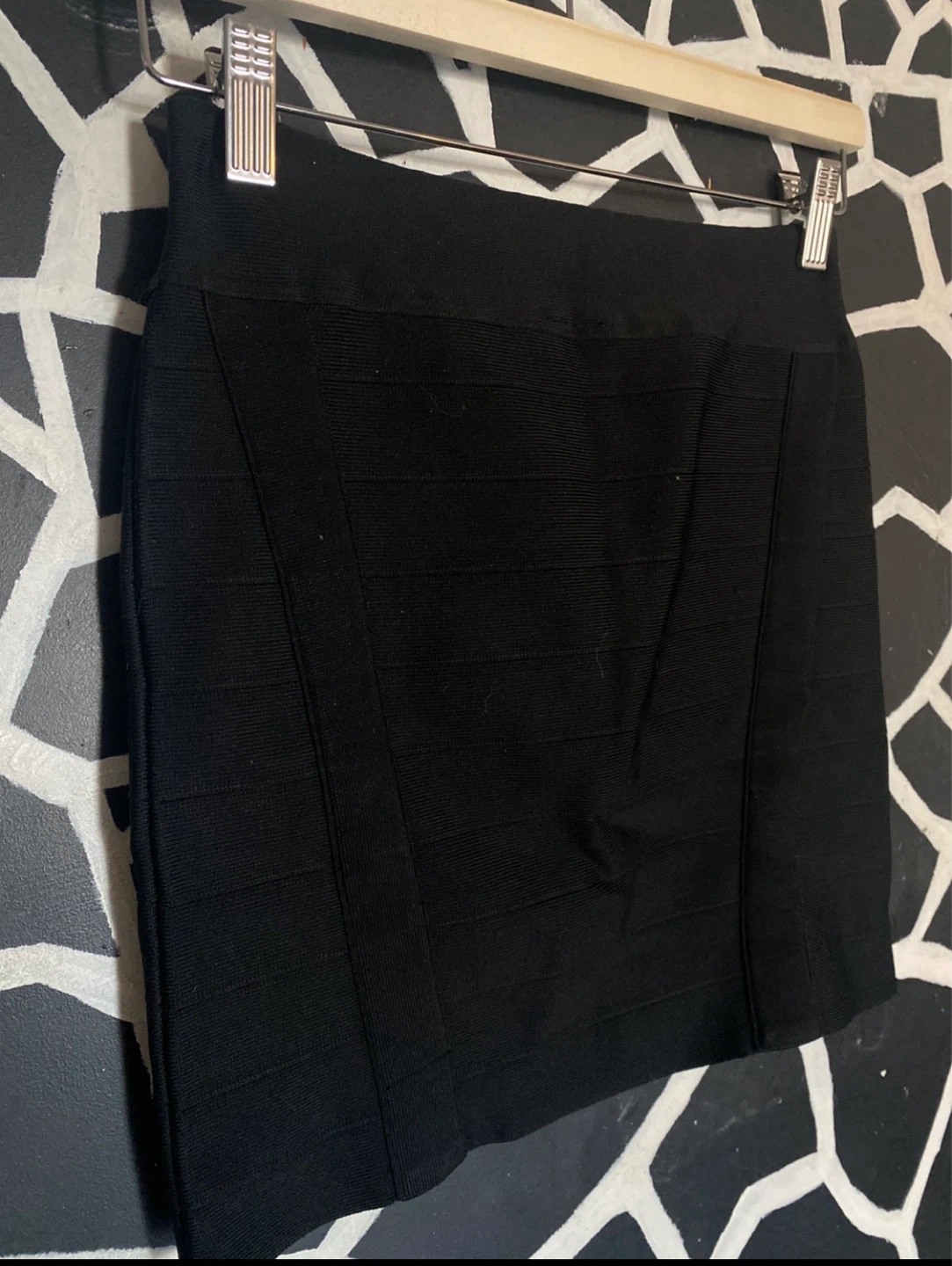 Guess black bandage skirt - photo 2