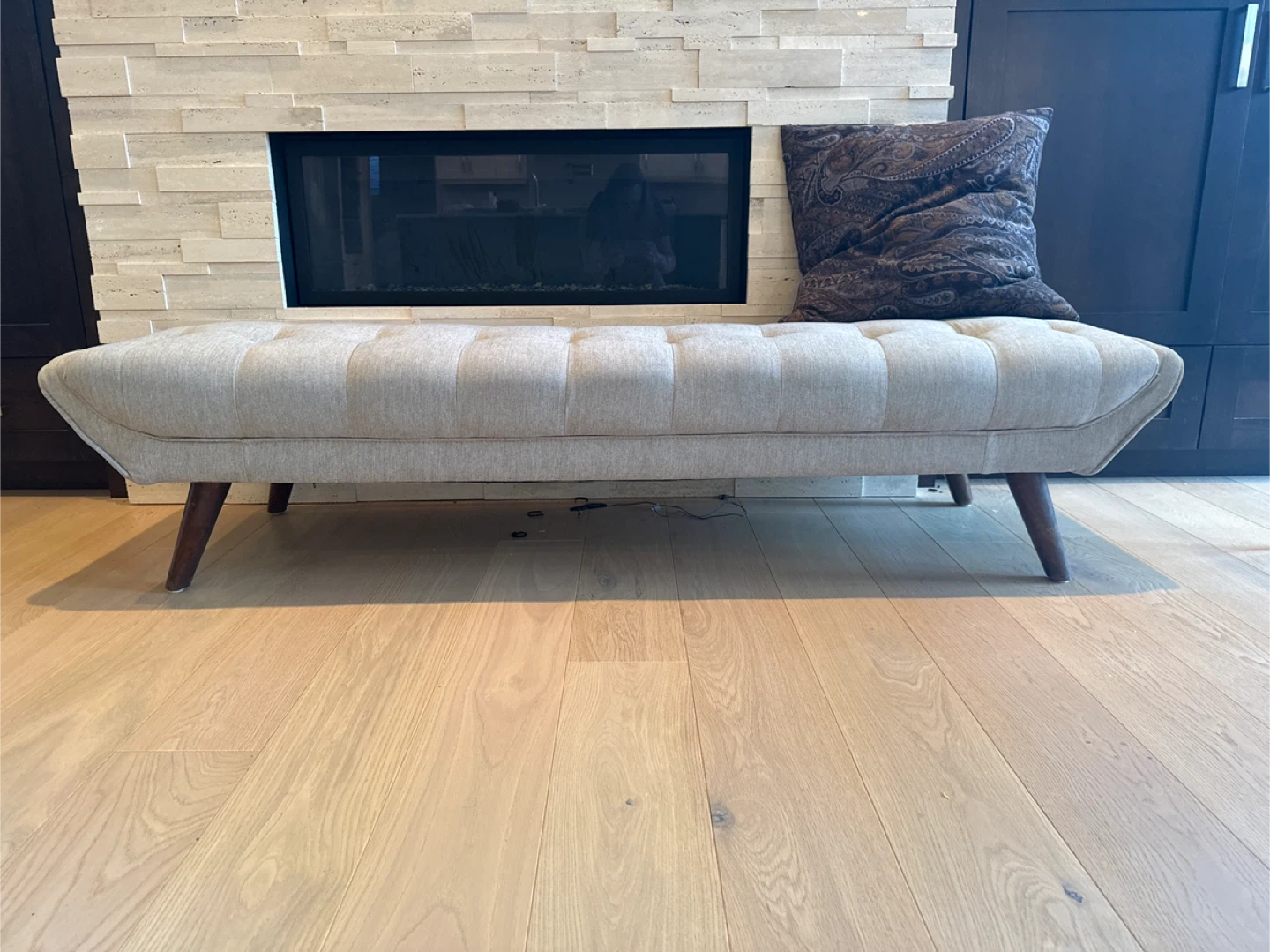 Tufted Bench with Mid-Century Modern Legs - photo 3