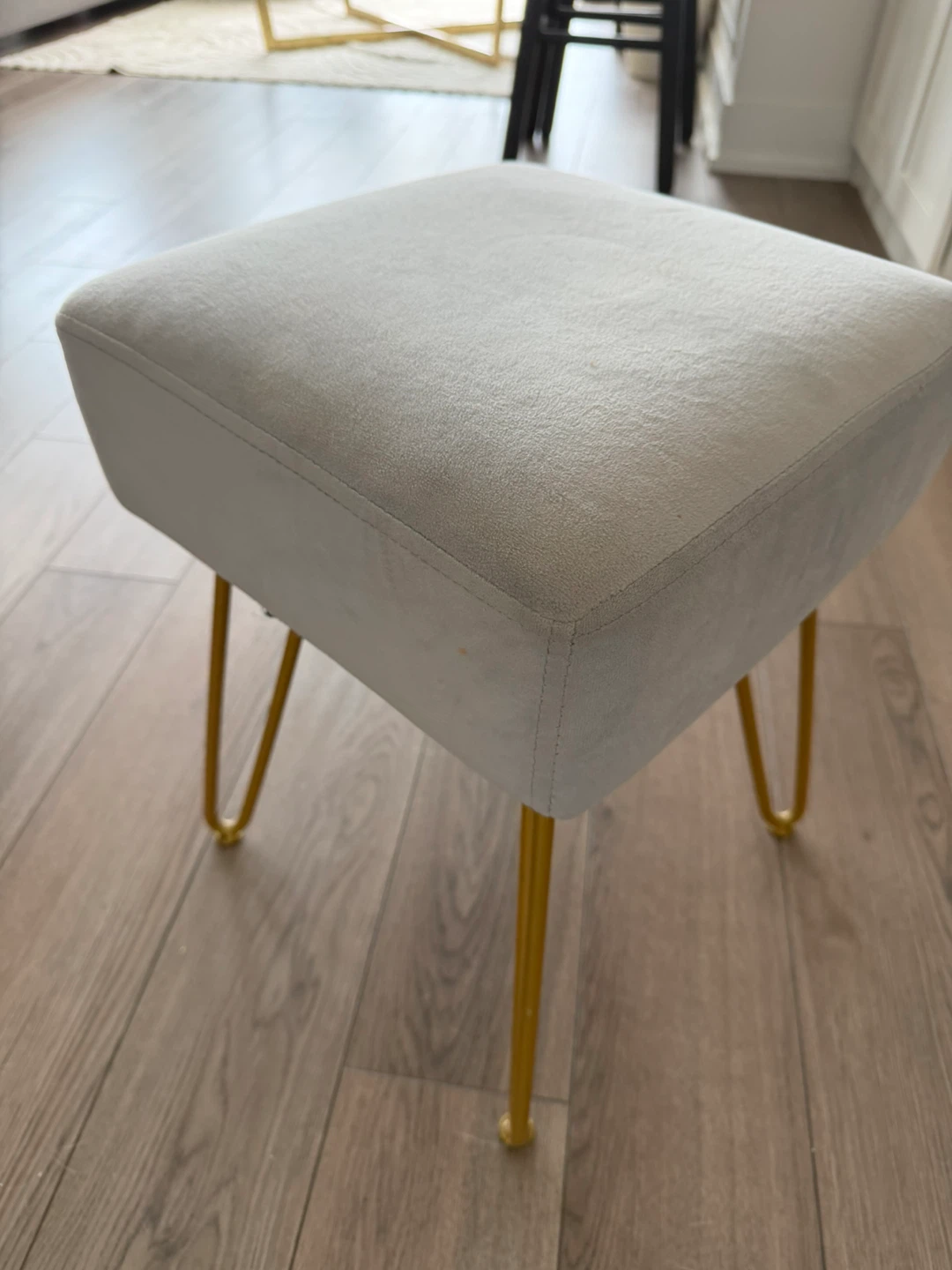 Square Velvet stool with Gold Legs - photo 2