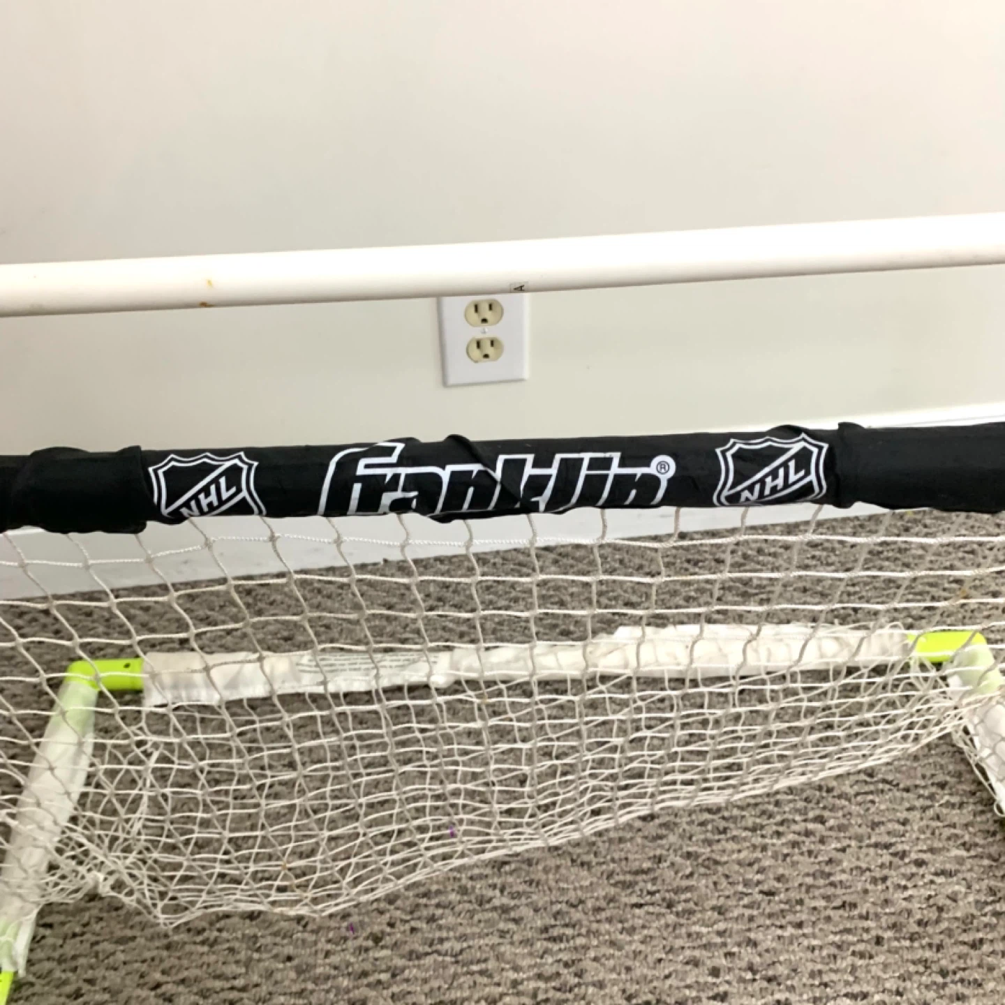 Franklin NHL Mini Hockey Net Goal Indoor Outdoor - photo 4