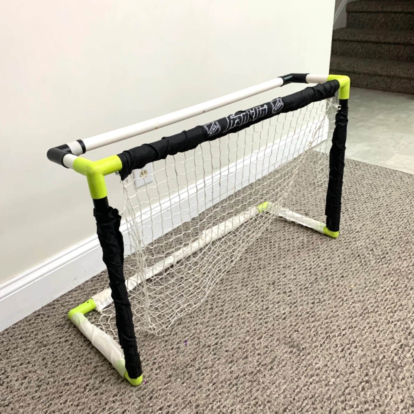 Franklin NHL Mini Hockey Net Goal Indoor Outdoor