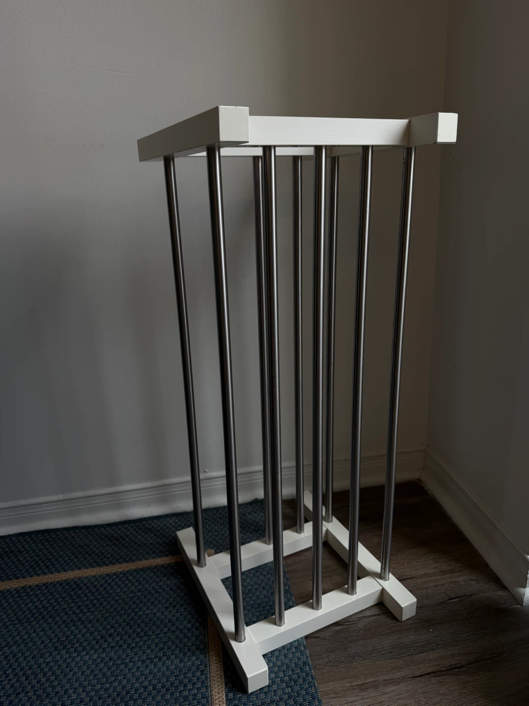 IKEA TJUSIG White shoe Rack Stand