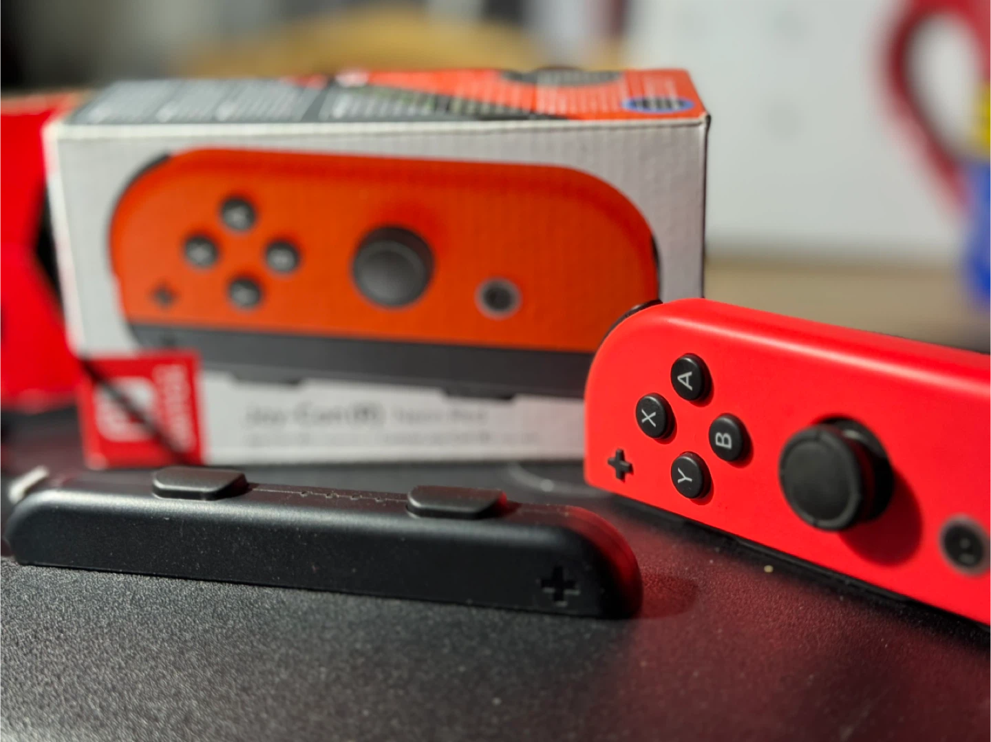 Nintendo Switch Joy-Con (R) Neon Red Controller - photo 2