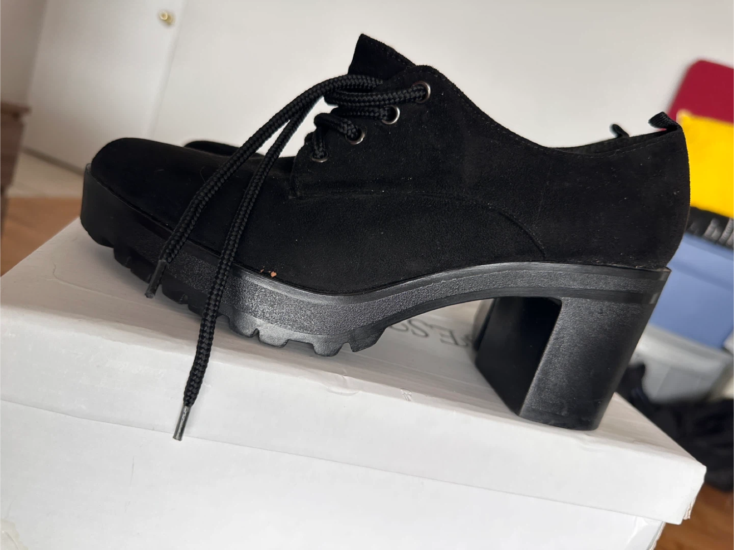 Black Lace-Up Block Heel Shoes