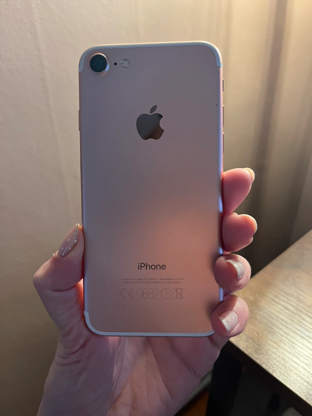 Apple iPhone 7 Rose Gold 128GB - photo 2