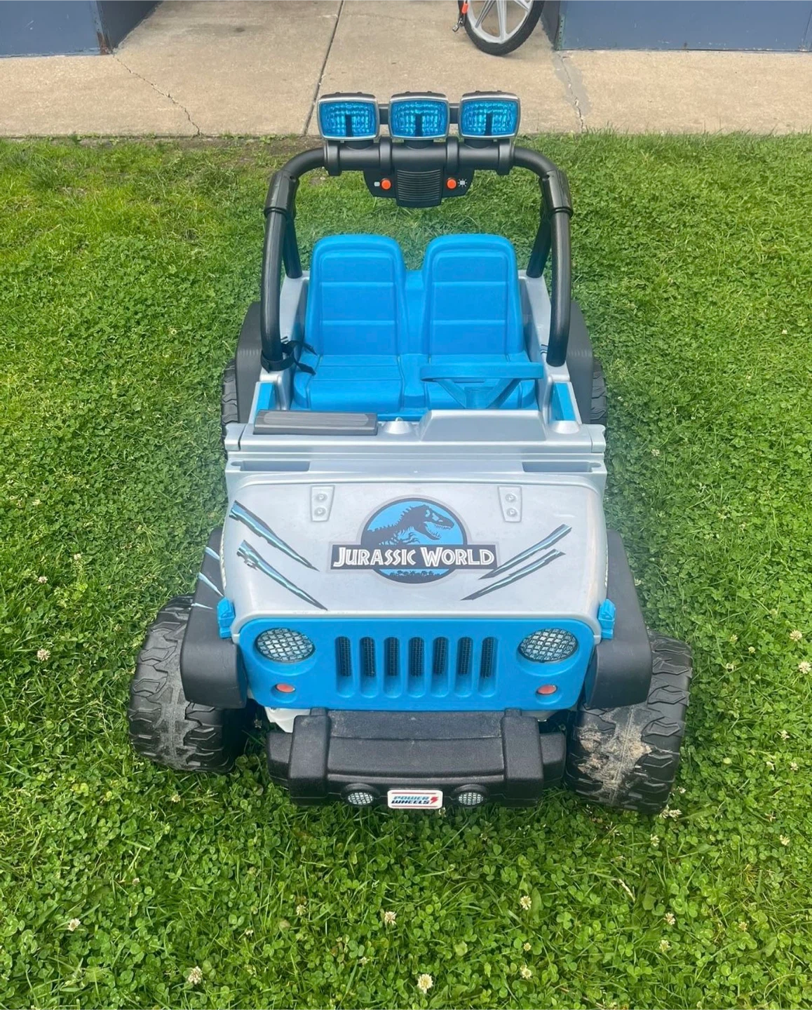 Kids Jurassic World Jeep Wrangler Ride-On Toy