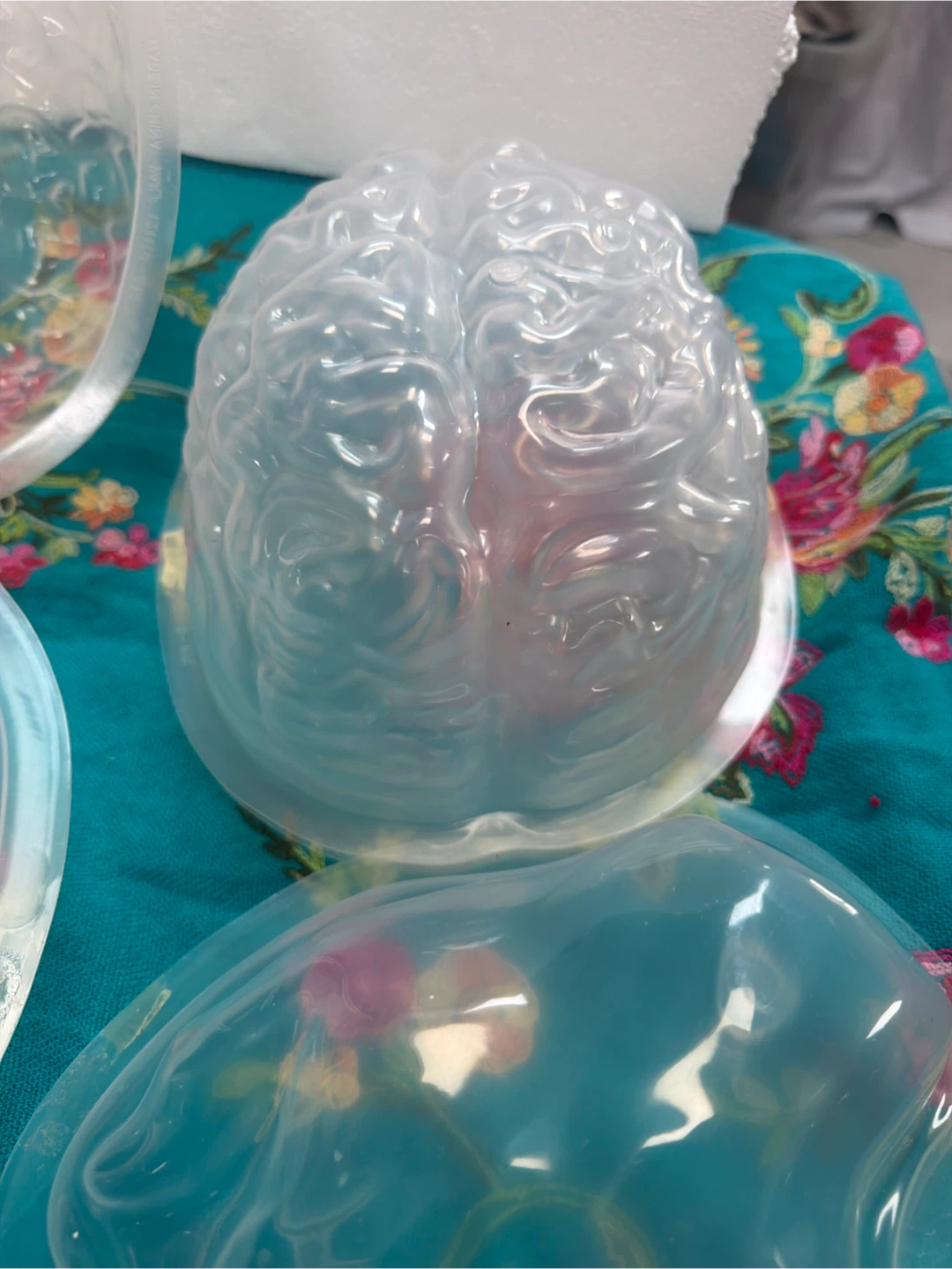 Jelly Molds Set - Brain, & Hand Shapes - photo 4