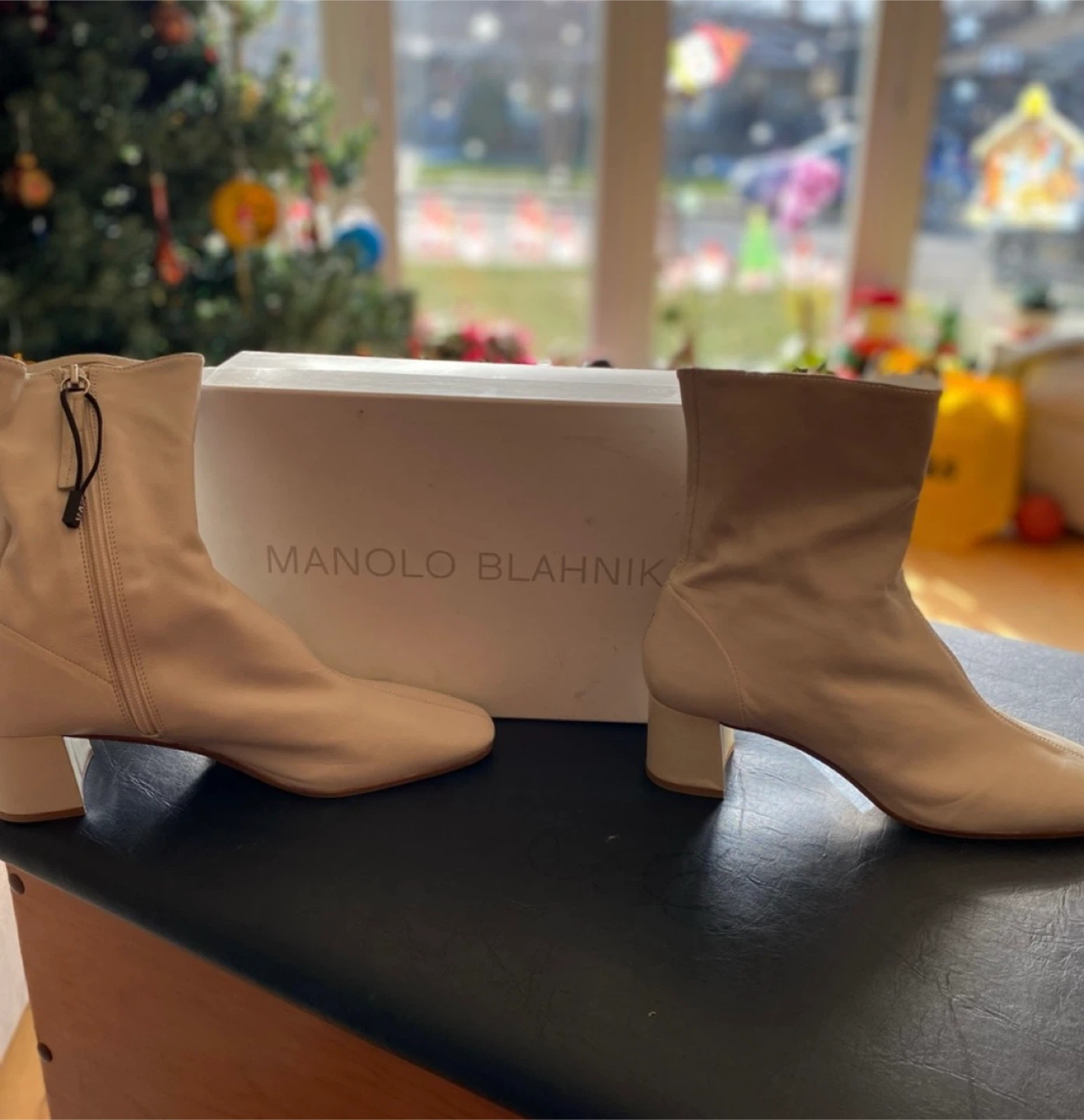 Manolo Blahnik Women's Beige Ankle Boots Size 39