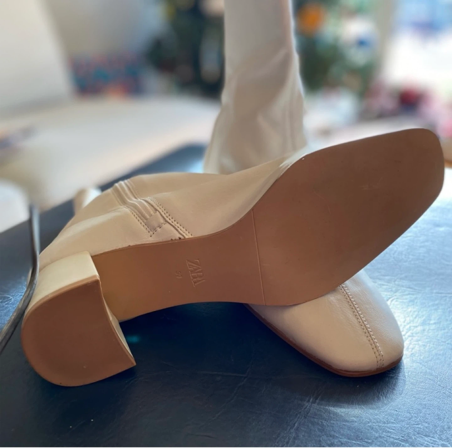 Manolo Blahnik Women's Beige Ankle Boots Size 39 - photo 5