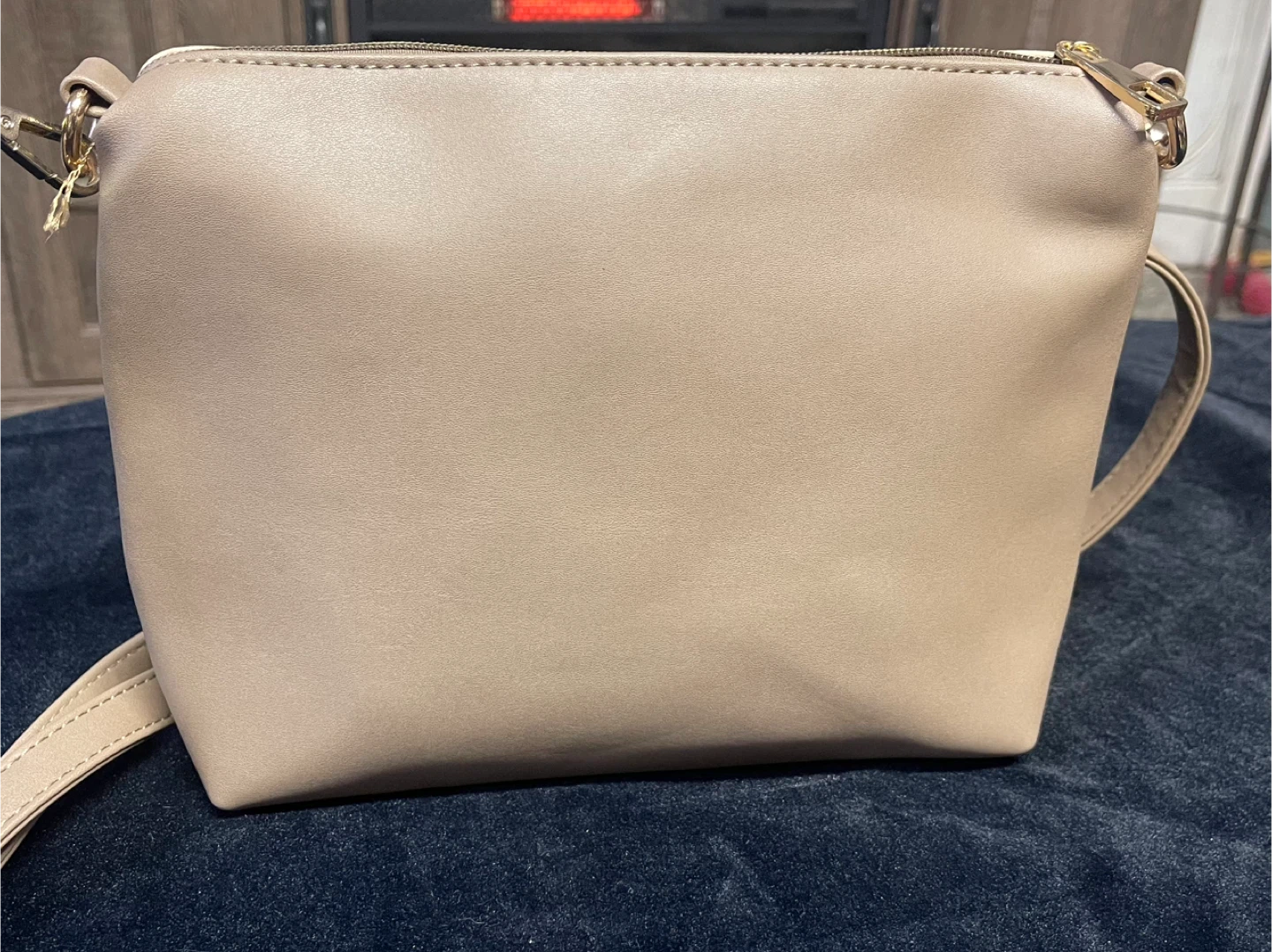 Cipriana Crossbody Bag with Matching wristlet - photo 2