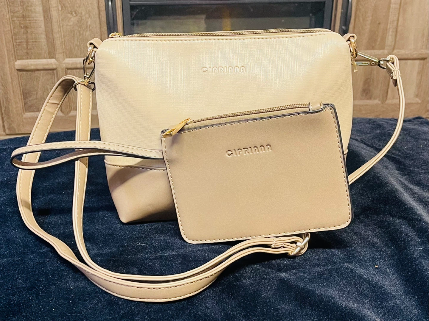Cipriana Crossbody Bag with Matching wristlet - photo 4
