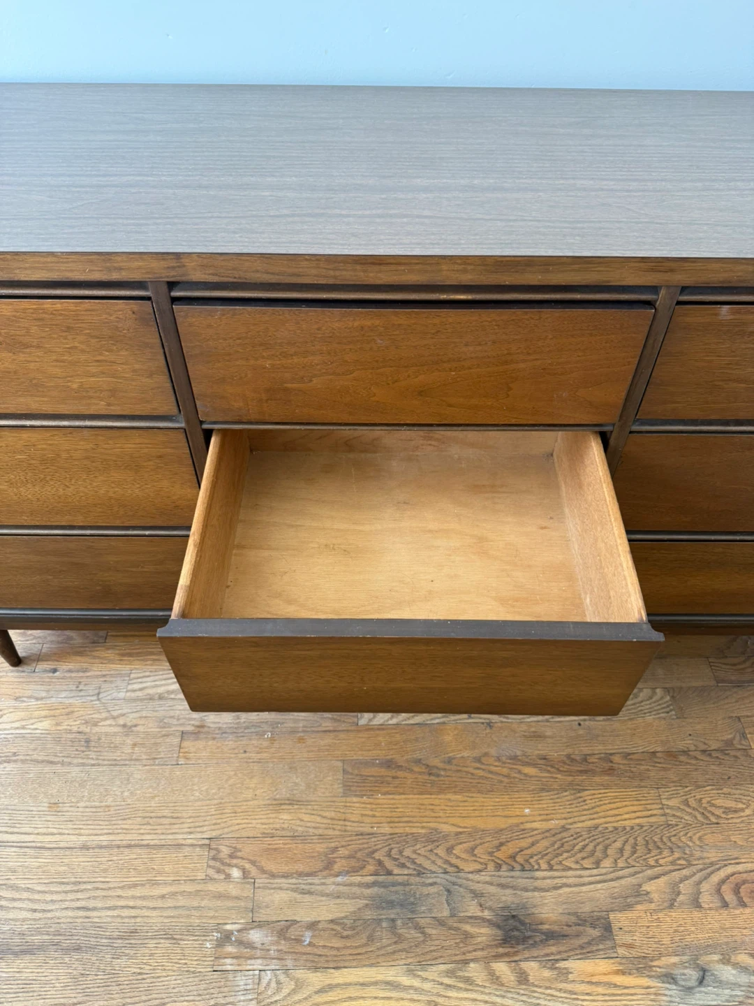 Mid-Century Modern 9-Drawer Dresser - photo 2