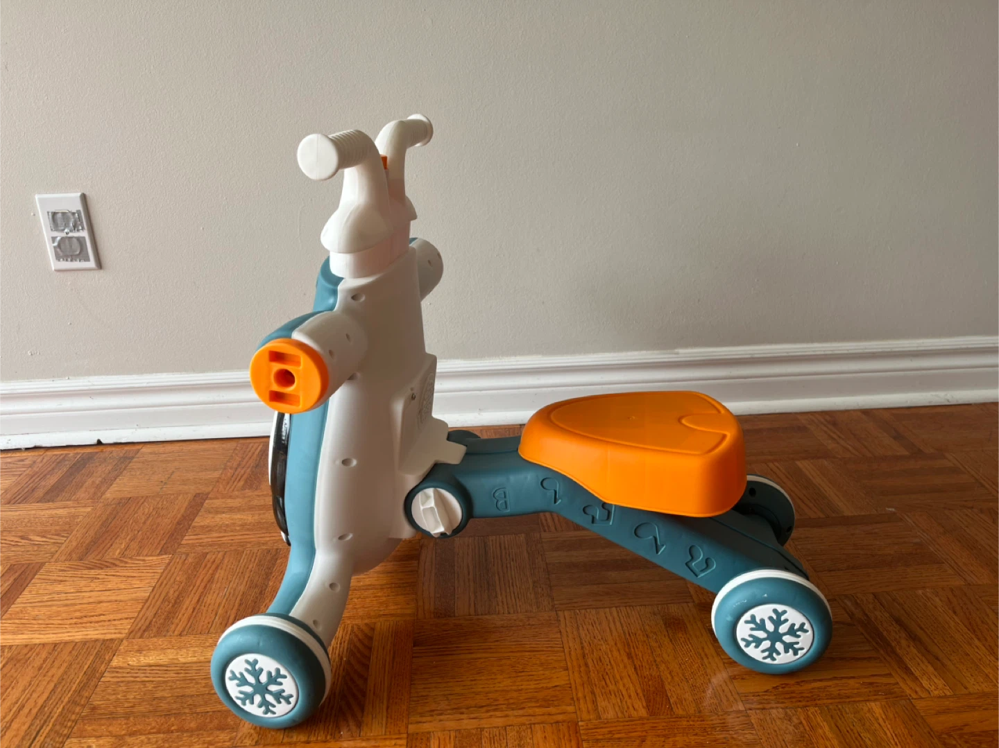 WDH Baby Park Penguin Ride-On Walker - photo 2
