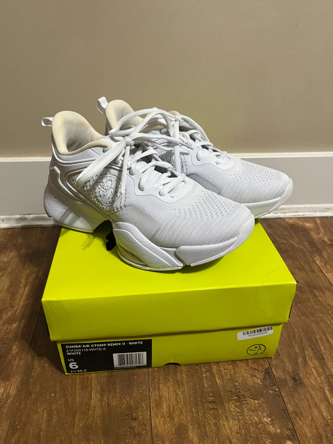 Zumba Air Stomp Remix II Women's Sneakers - White, US Size 6