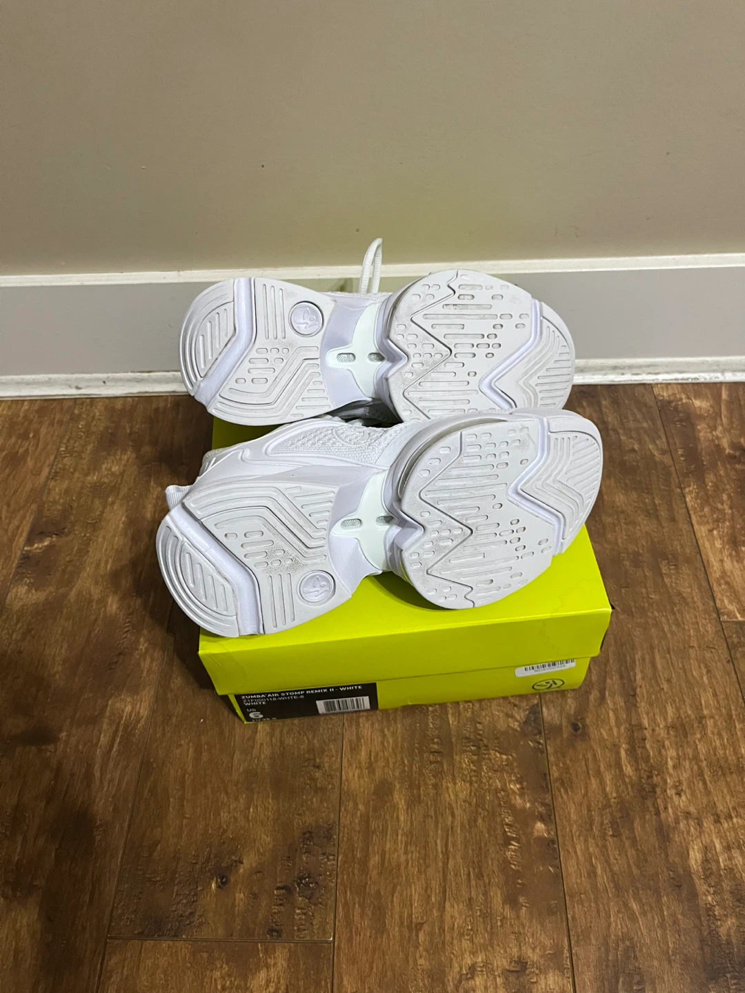 Zumba Air Stomp Remix II Women's Sneakers - White, US Size 6 - photo 4