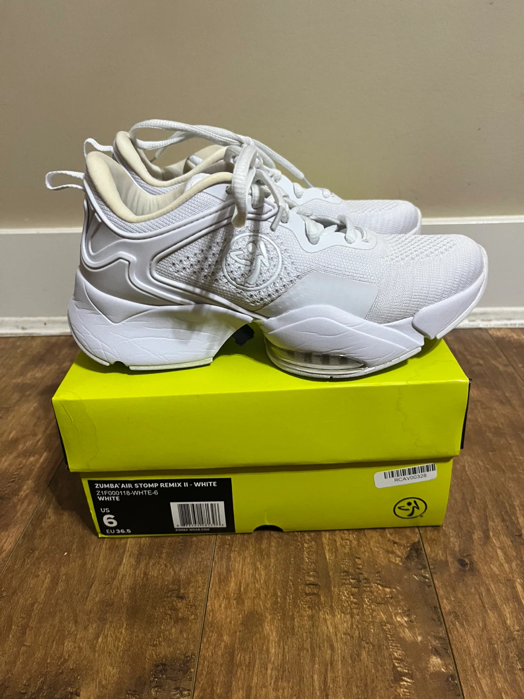Zumba Air Stomp Remix II Women's Sneakers - White, US Size 6 - photo 2