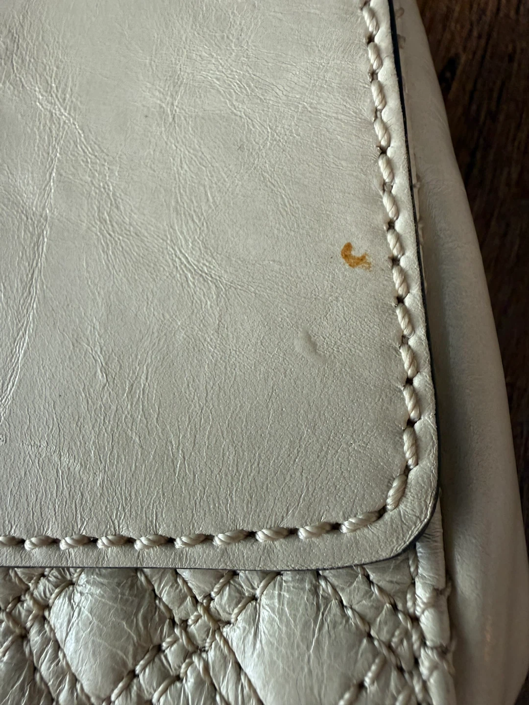 Marc Jacobs Cream Quilted Leather Wristlet Clutch - photo 4