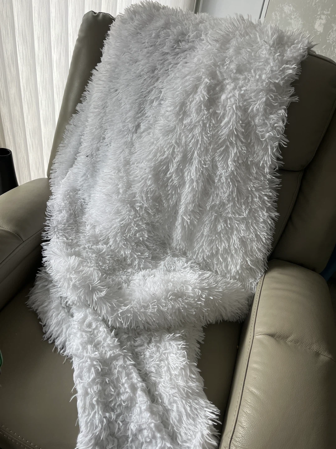 White Plush Faux Fur Throw Blanket