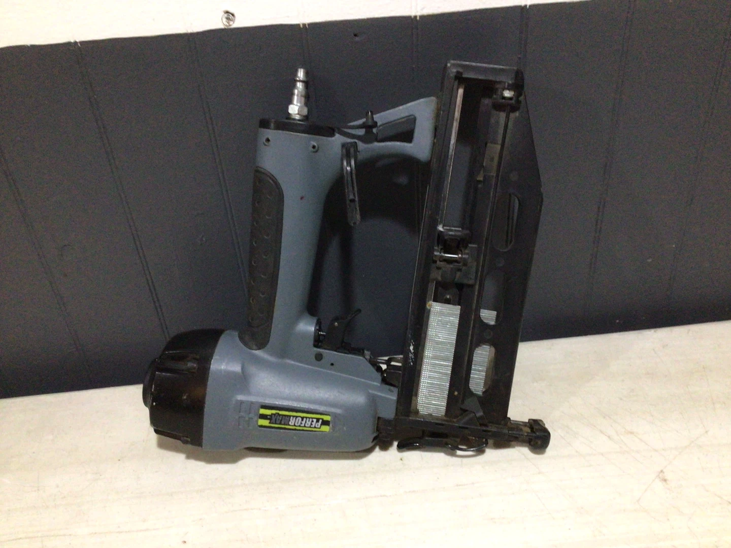 Finish nailer