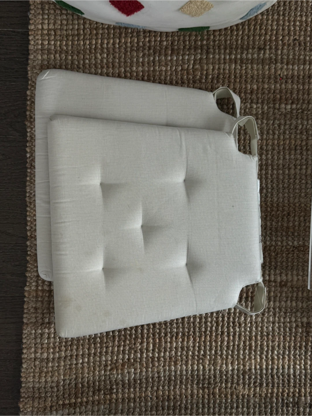 Set of 2 White Tufted Chair Cushions - photo 2