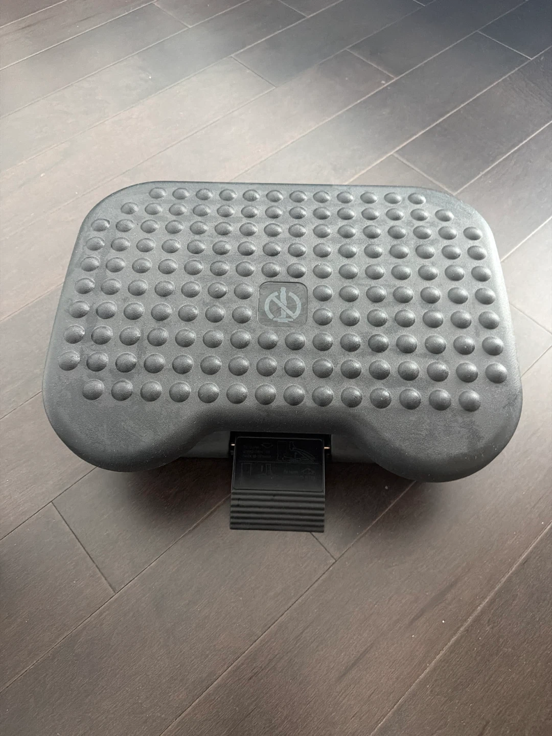 Ergonomic Footrest with Adjustable Height
