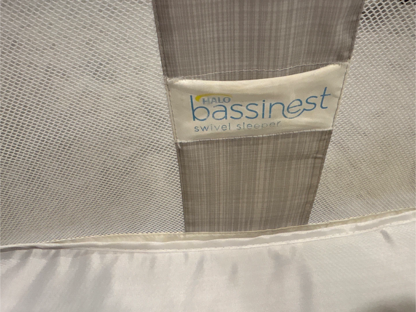 Halo Bassinest Swivel Sleeper Infant Bassinet