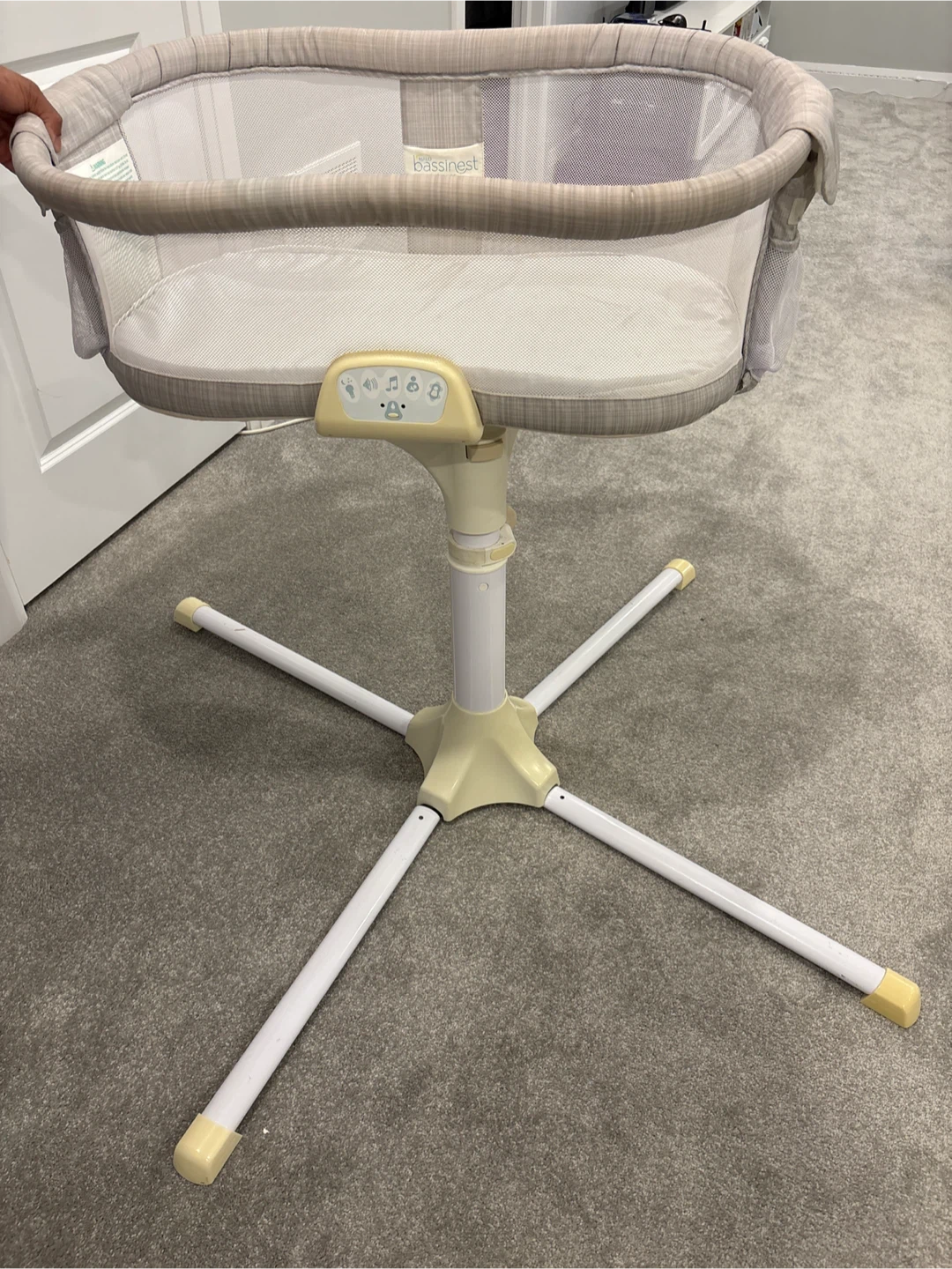 Halo Bassinest Swivel Sleeper Infant Bassinet - photo 2